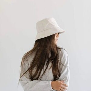 GIGI PIP Black Bucket Hat